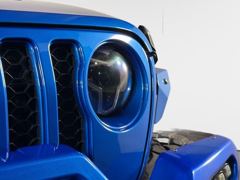 Used 2021 Jeep Gladiator Rubicon w/ Safety Group AWD/4WD image 10