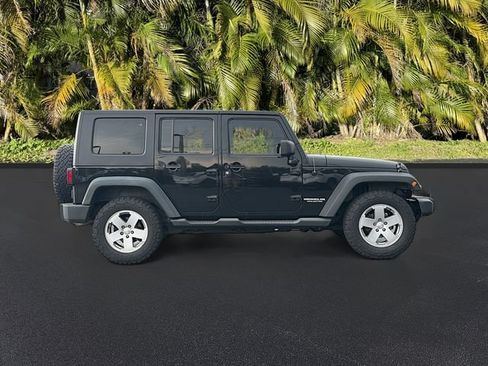 Used 2012 Jeep Wrangler Unlimited Sport AWD/4WD image 3