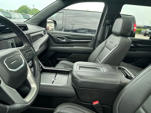 Used 2021 GMC Yukon Denali w/ Denali Premium Package AWD/4WD image 7