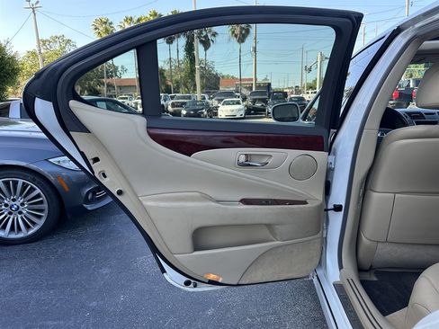 Used 2009 Lexus LS 460 image 41