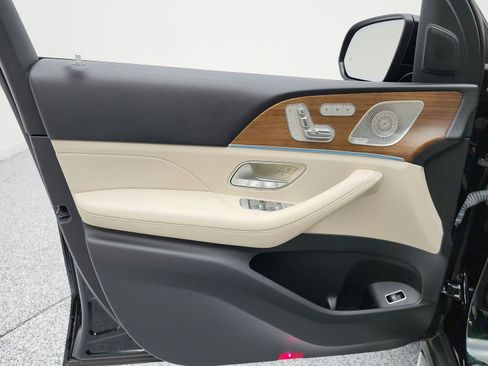 Certified 2023 Mercedes-Benz GLS 450 4MATIC image 14