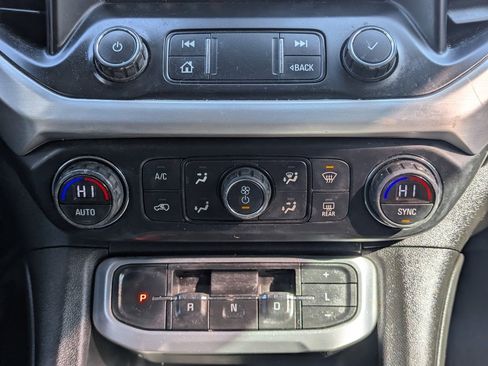 Used 2020 GMC Acadia SLT image 32