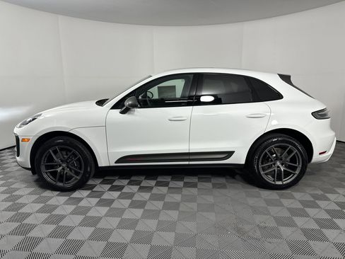 Certified 2025 Porsche Macan Turbo image 2