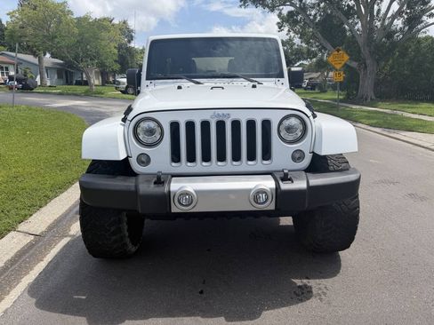 Used 2017 Jeep Wrangler Unlimited Sahara w/ Max Tow Package AWD/4WD image 6