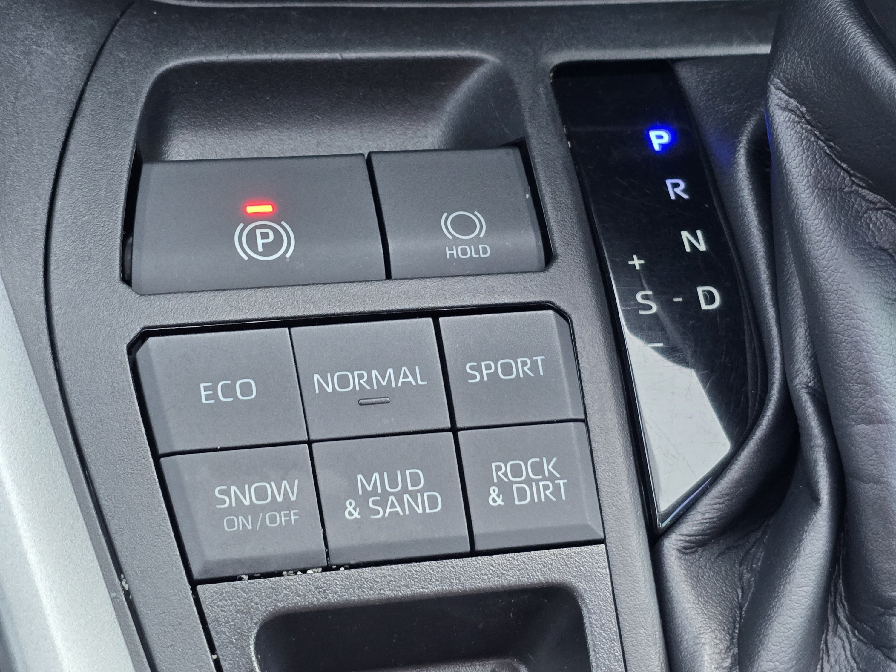 Used 2022 Toyota RAV4 XLE w/ Convenience Package AWD/4WD image 16