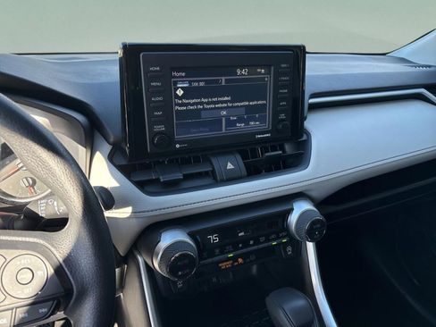 Used 2021 Toyota RAV4 XLE image 13