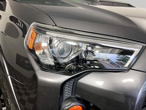 Used 2019 Toyota 4Runner TRD Off-Road Premium AWD/4WD image 25