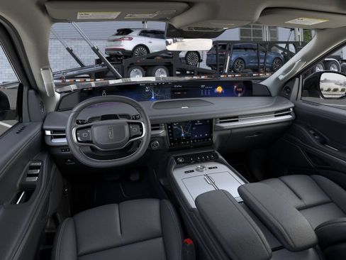 New 2026 Lincoln Navigator Reserve AWD/4WD image 9