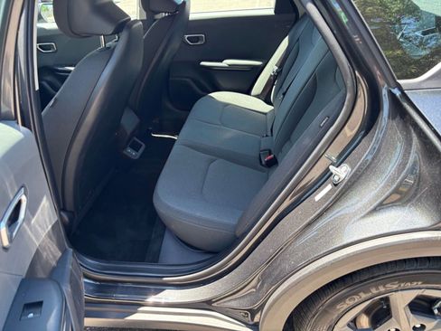 Used 2025 Kia K4 FWD image 25