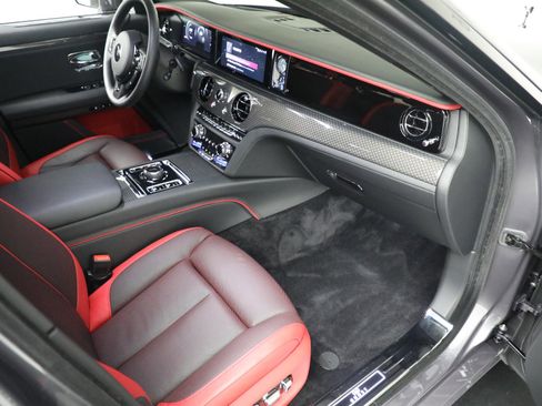 Certified 2025 Rolls-Royce Ghost Black Badge image 25
