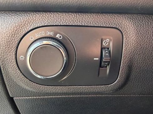 Used 2016 Chevrolet Cruze Premier FWD image 17