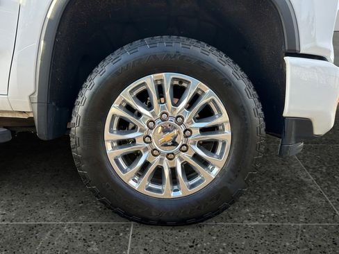 Used 2022 Chevrolet Silverado 3500 High Country w/ Safety Package II AWD/4WD image 9