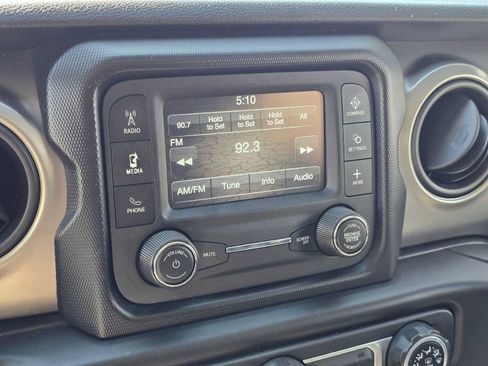 Used 2018 Jeep Wrangler Sport AWD/4WD image 26