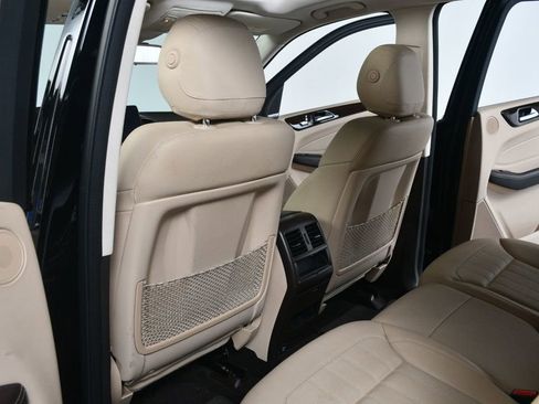 Used 2019 Mercedes-Benz GLE 400 4MATIC image 33