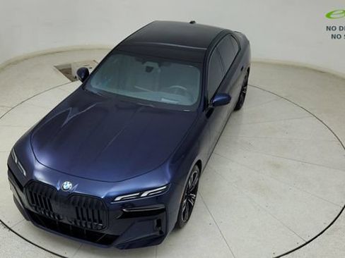 Used 2023 BMW 760i xDrive AWD/4WD image 78