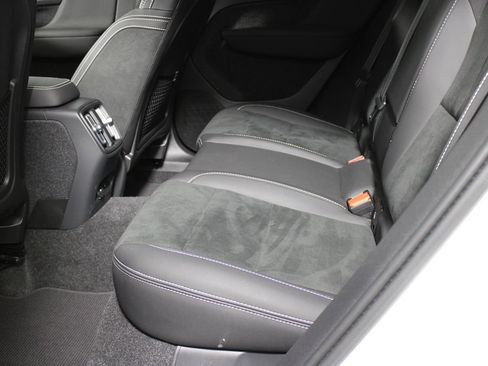 Used 2023 Volvo C40 P8 Recharge Ultimate AWD/4WD image 31