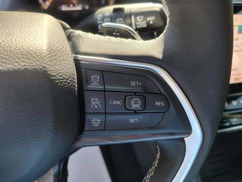 New 2026 Jeep Grand Cherokee Altitude AWD/4WD image 35