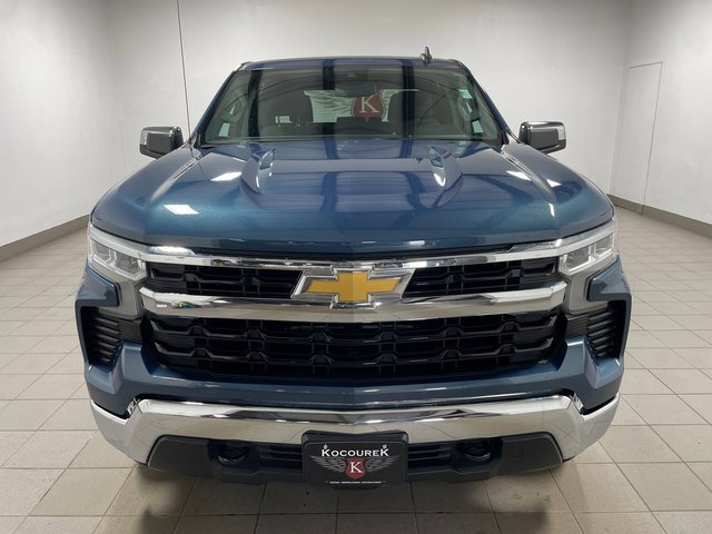 Used 2024 Chevrolet Silverado 1500 LT AWD/4WD image 2