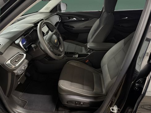 Used 2021 Chevrolet TrailBlazer LT w/ Convenience Package FWD image 12