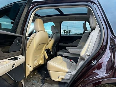 Used 2023 Lincoln Aviator Reserve w/ Equipment Group 201A image 15