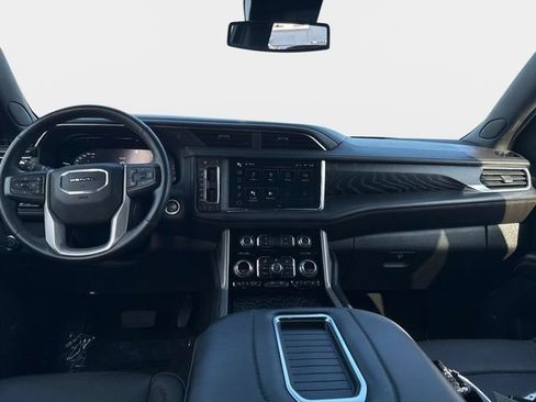 Used 2023 GMC Yukon Denali AWD/4WD image 13