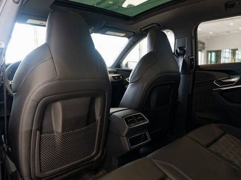 Used 2022 Audi e-tron S Prestige image 15