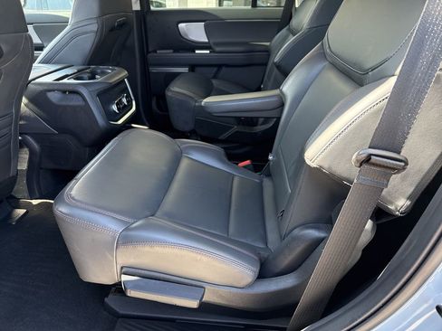 Used 2025 Ford Expedition Active image 12