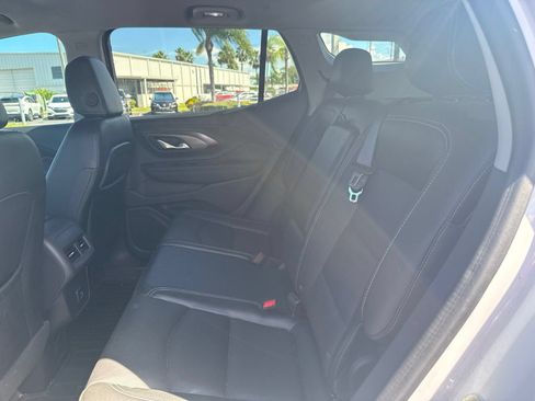 Used 2024 GMC Terrain SLT w/ Tech Package AWD/4WD image 9