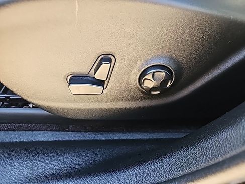 Used 2019 Jeep Cherokee Trailhawk w/ Comfort/Convenience Group image 28