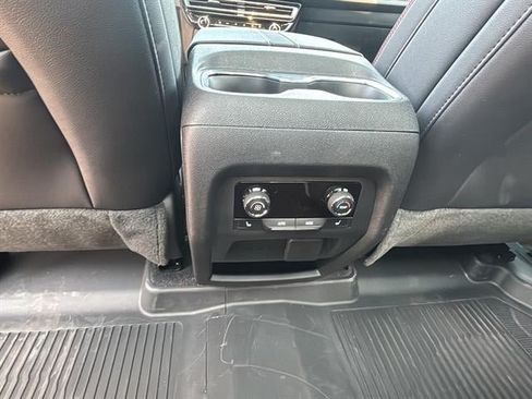 Used 2026 Chevrolet Traverse RS AWD/4WD image 26