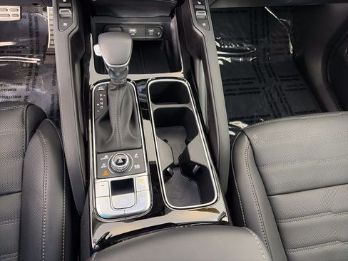Certified 2025 Kia Telluride SX Prestige AWD/4WD image 31