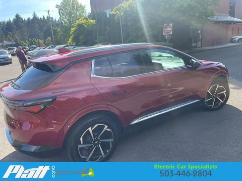 Used 2024 Chevrolet Equinox EV LT w/ LPO, Blackout Package FWD image 12
