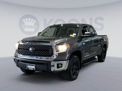 Used 2018 Toyota Tundra SR5 AWD/4WD image 1