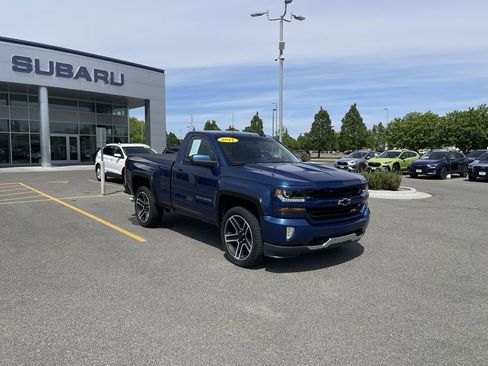 Used 2017 Chevrolet Silverado 1500 LT w/ LT Convenience Package AWD/4WD image 11