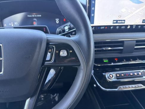 Used 2023 Lincoln Corsair Reserve w/ Equipment Group 202A image 29