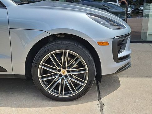 Certified 2026 Porsche Macan AWD/4WD image 12