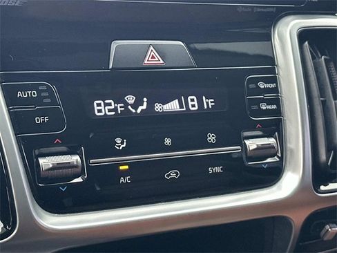 Used 2022 Kia Sorento SX Prestige w/ Rust Color Package image 6