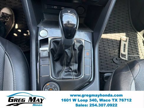Used 2022 Volkswagen Taos SEL w/ Panoramic Sunroof Package AWD/4WD image 20