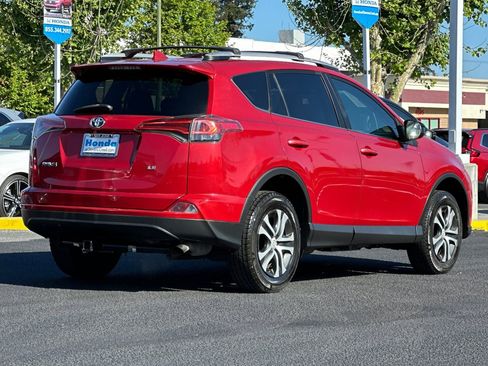 Used 2016 Toyota RAV4 LE FWD image 9