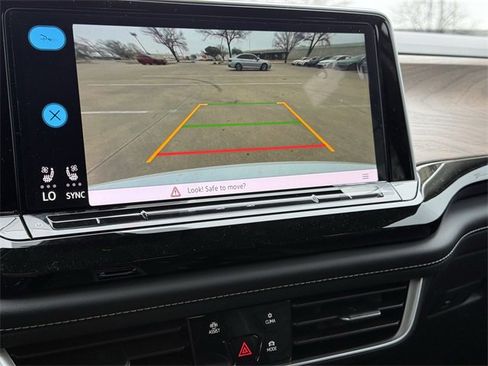 New 2026 Volkswagen Atlas SE image 15