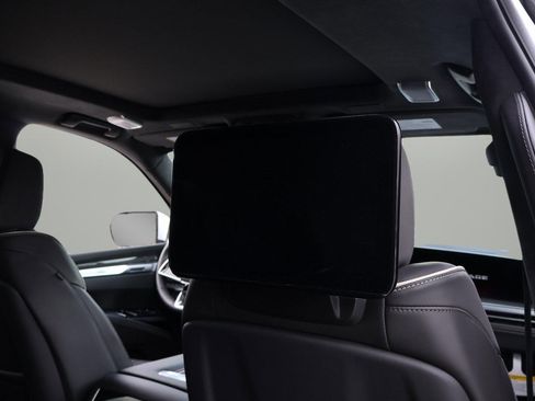 Used 2025 Cadillac Escalade V w/ LPO, ONYX Package image 16