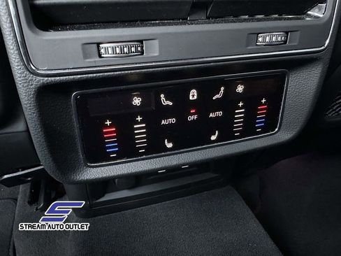 Used 2024 Audi RS Q8 image 13