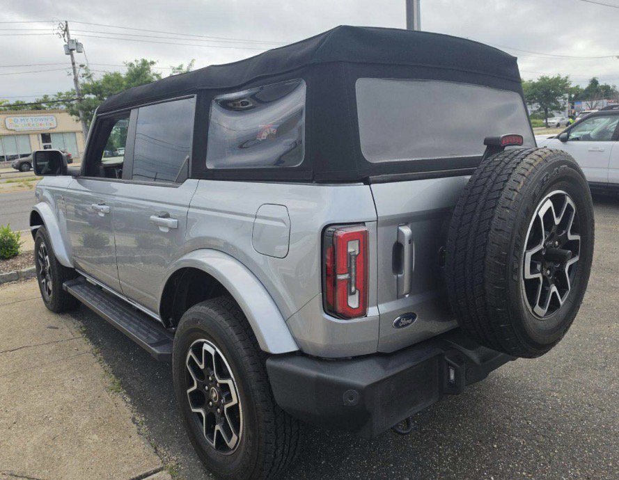 Used 2023 Ford Bronco Outer Banks AWD/4WD image 4