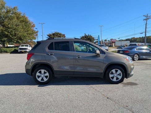 Used 2020 Chevrolet Trax LT image 9