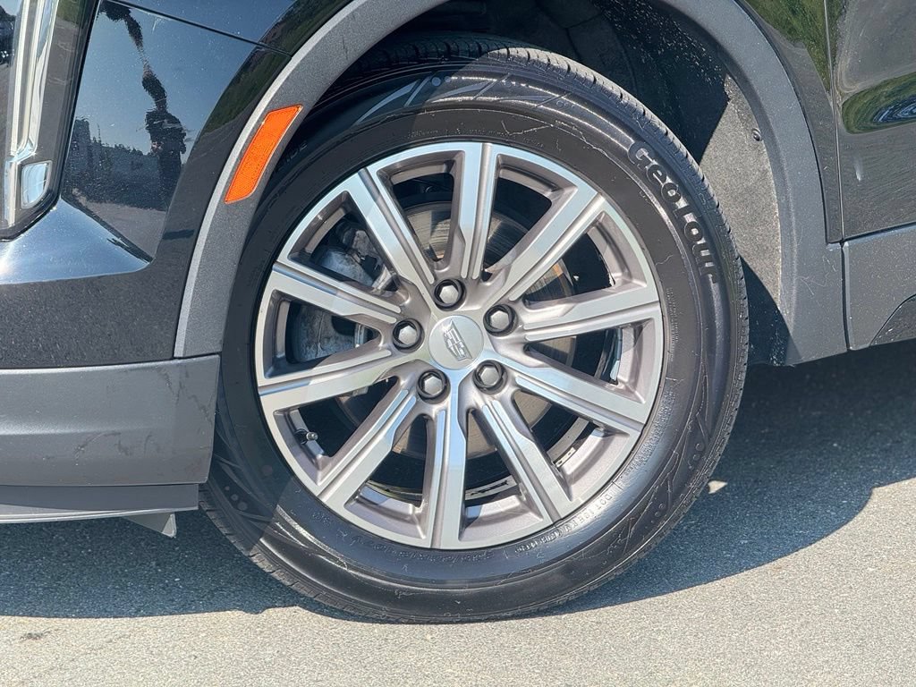 Used 2023 Cadillac XT4 Sport AWD/4WD image 2