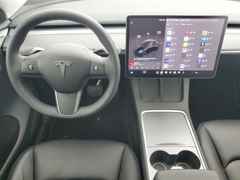 Used 2024 Tesla Model Y 2WD image 14