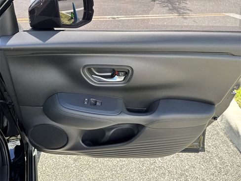 Used 2024 Honda HR-V LX image 43