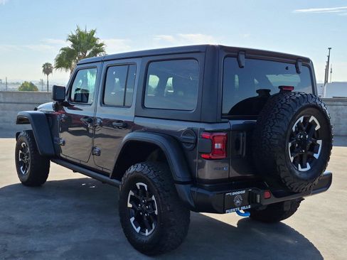 Certified 2025 Jeep Wrangler Unlimited Rubicon 4xe w/ Convenience Group AWD/4WD image 5