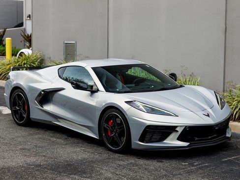 Used 2021 Chevrolet Corvette Stingray Preferred Cpe w/ Z51 Performance Package RWD image 7