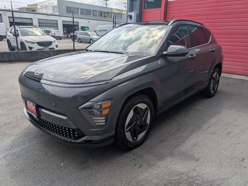 Used 2024 Hyundai Kona Limited FWD image 6